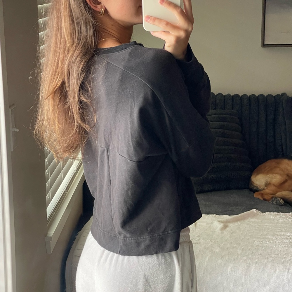 The North Face Women's Black Crewneck - Picture 2 of 3